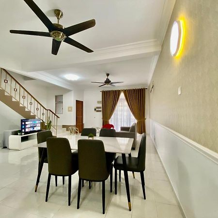 Villa Comfy Sutera Seberang Jaya Kampong Belah Dua Esterno foto